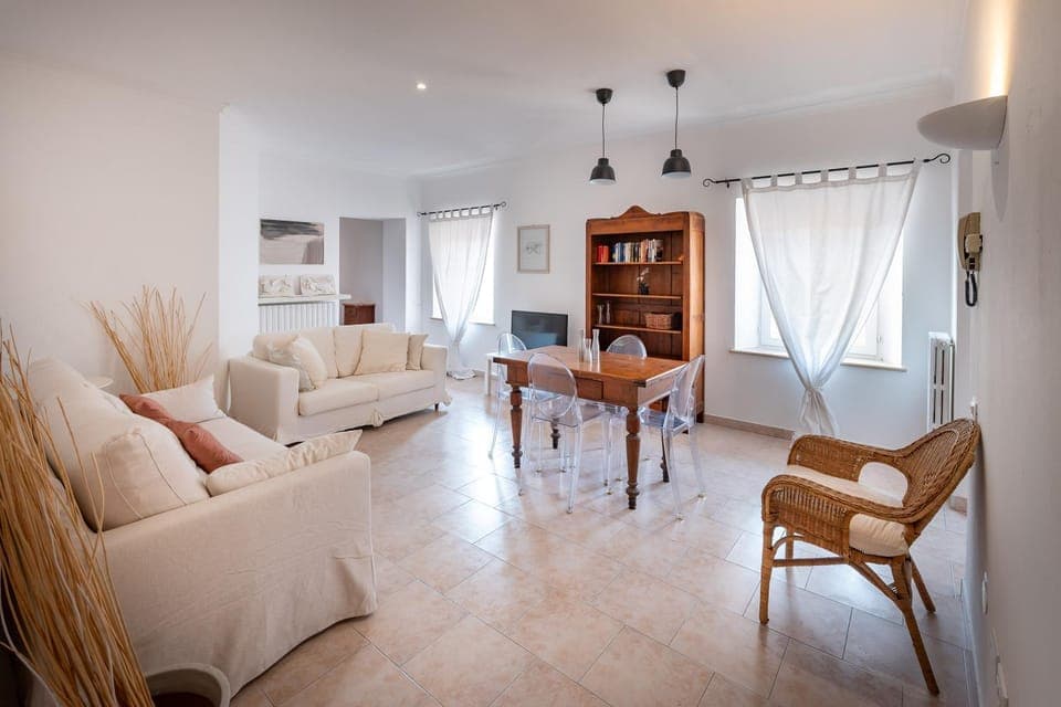 TV and multimedia, Living room, Seating area