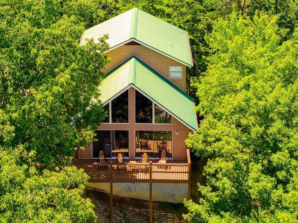Property building, Spring, Day, Natural landscape, Bird's eye view, View (from property/room), View (from property/room), Balcony/Terrace, Balcony/Terrace, Decorative detail, Decorative detail, Seating area, Pets, Pets, Mountain view, Mountain view, pet friendly, pet friendly