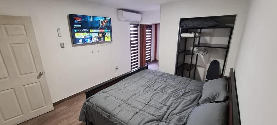 Bed, TV and multimedia, Bedroom
