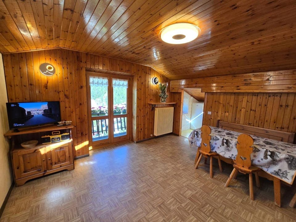 Communal lounge/ TV room, TV and multimedia, Kitchen or kitchenette, Living room, Seating area, Dining area, Evening entertainment