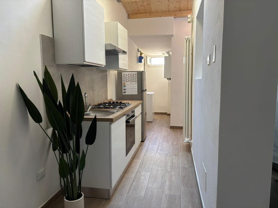 Kitchen or kitchenette, oven