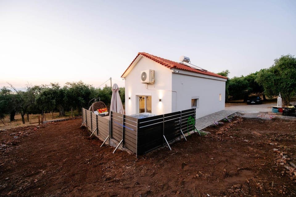 Property building, Day, Garden, Garden view