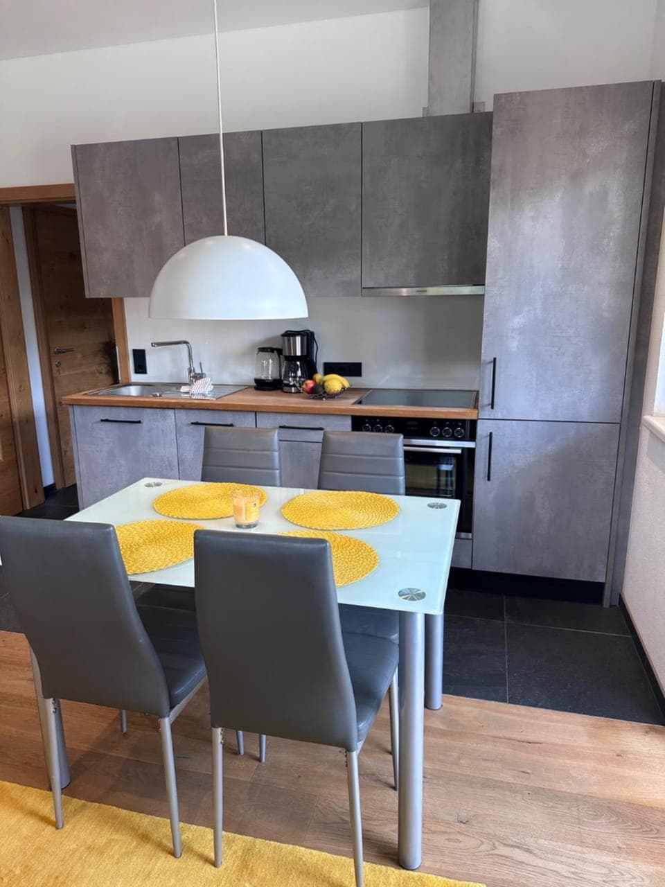 Dining area, oven, pet friendly, stove, kitchen