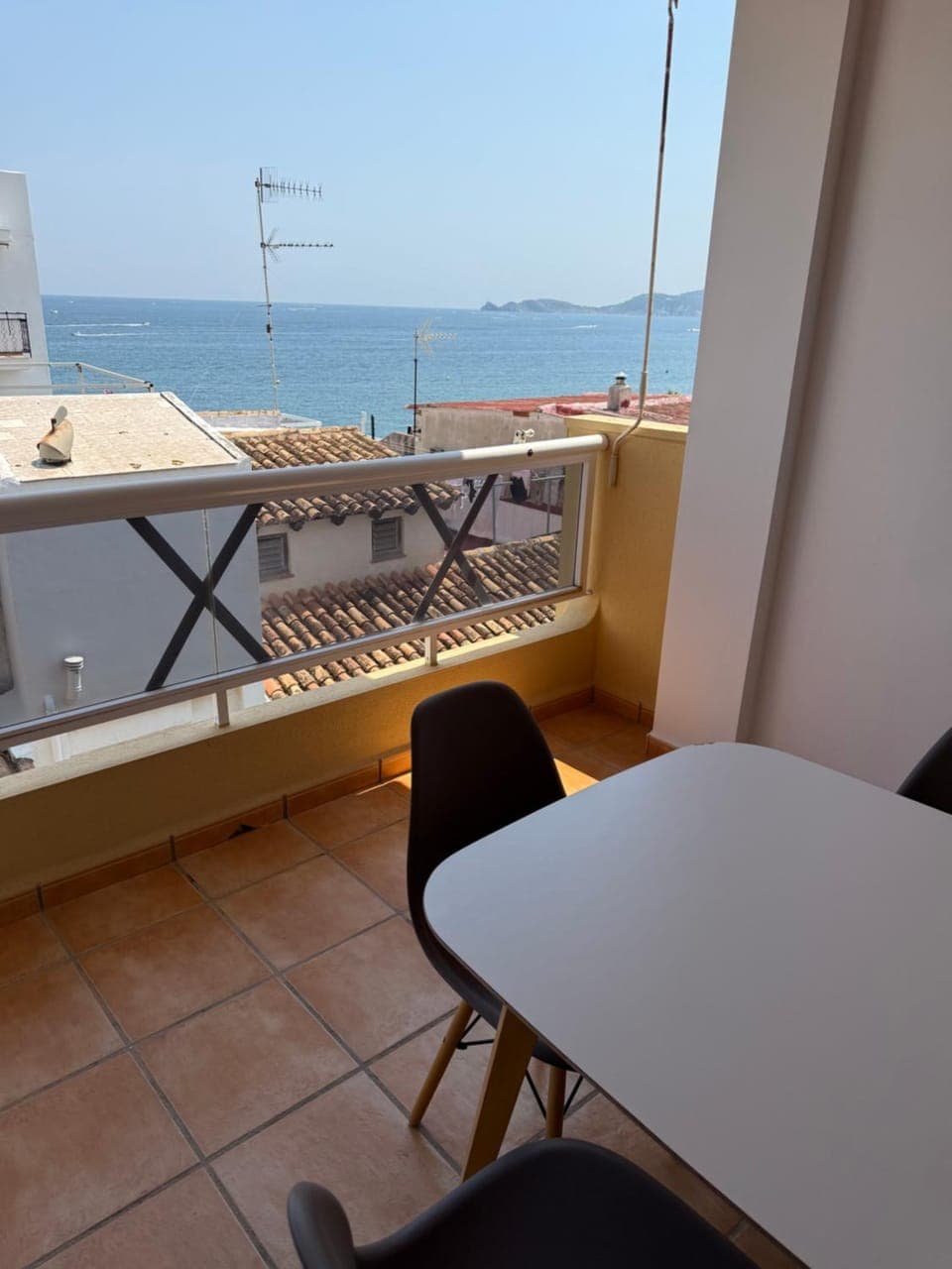 Day, Natural landscape, View (from property/room), Balcony/Terrace, Dining area, Sea view