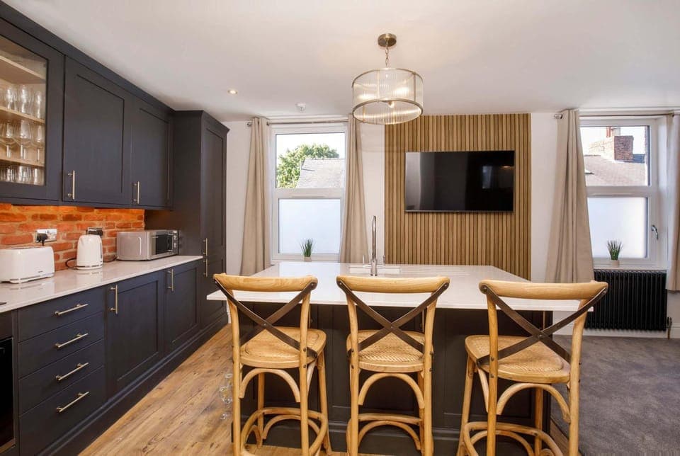 TV and multimedia, Kitchen or kitchenette, Dining area