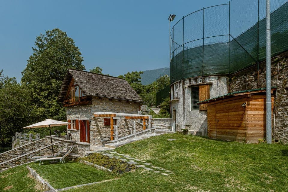 Property building, Natural landscape, Garden, Mountain view, sunbed