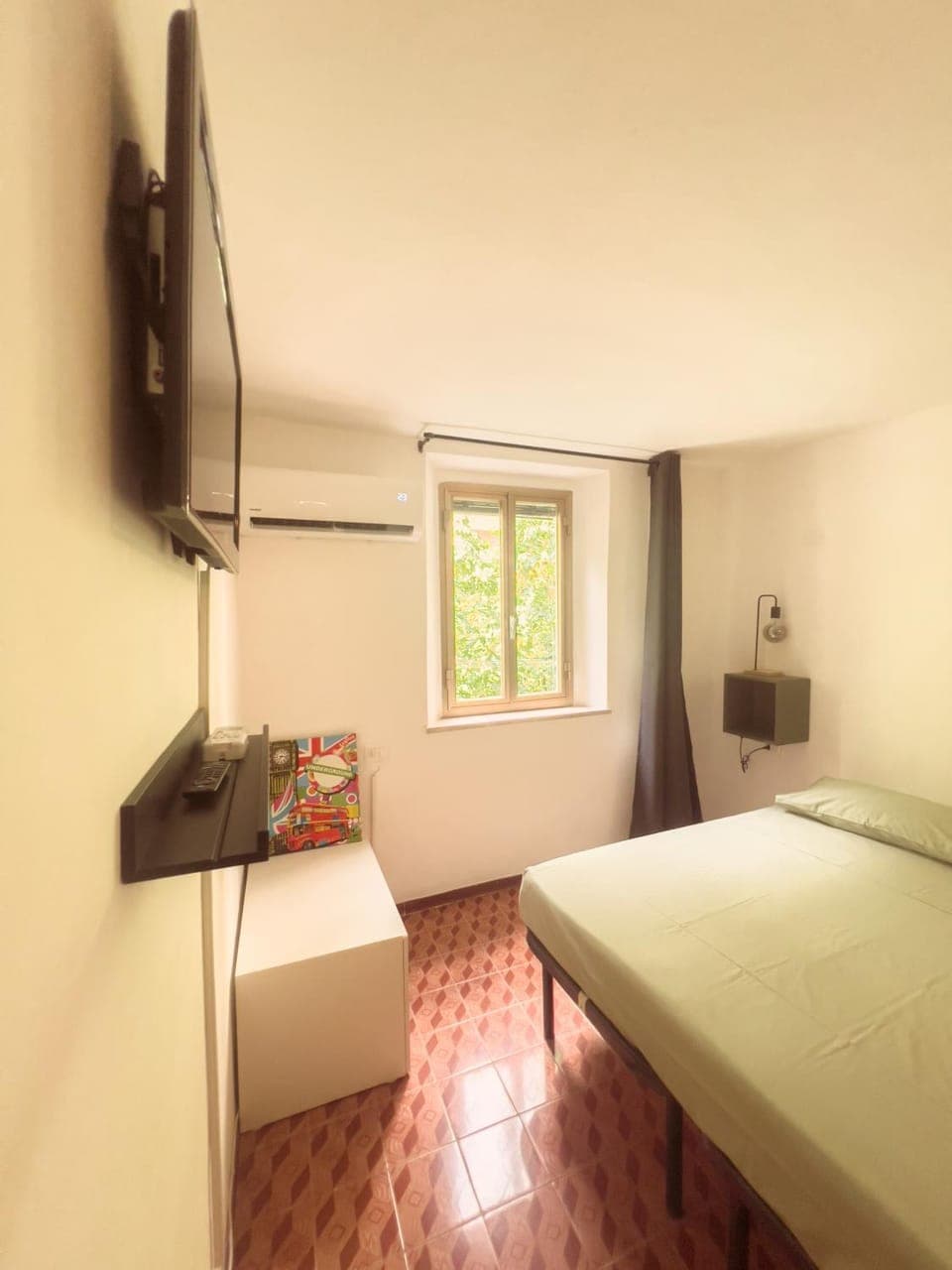 Bed, TV and multimedia