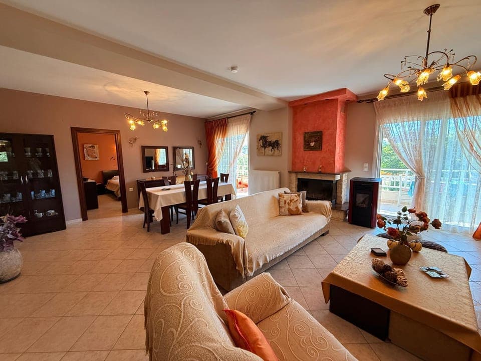 TV and multimedia, Living room, Seating area