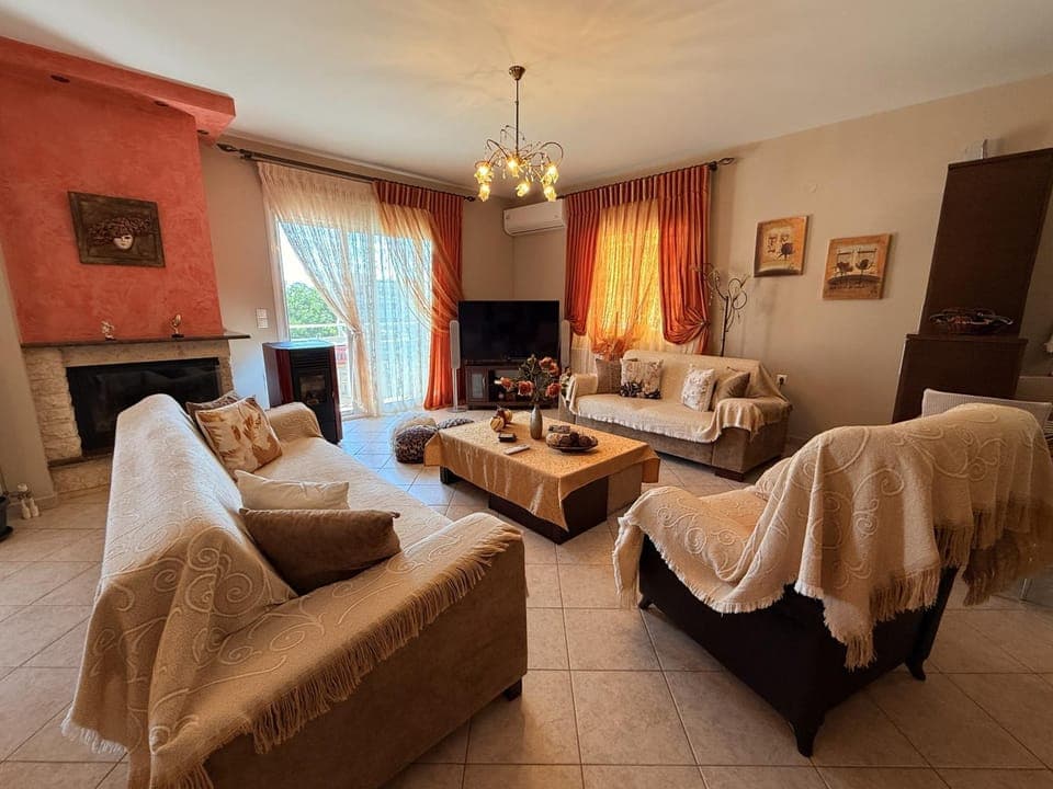 TV and multimedia, Living room, Seating area