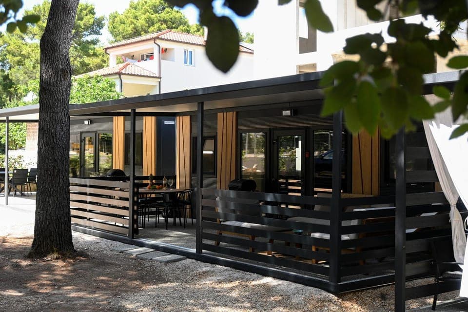 Property building, Patio, Day