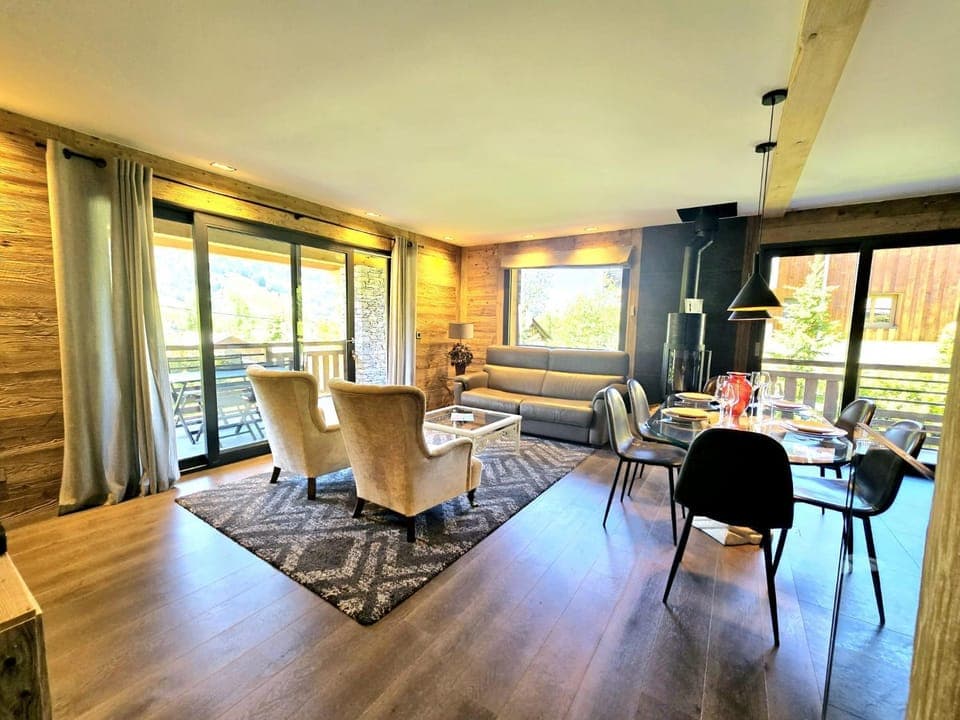 Living room, Seating area, Dining area