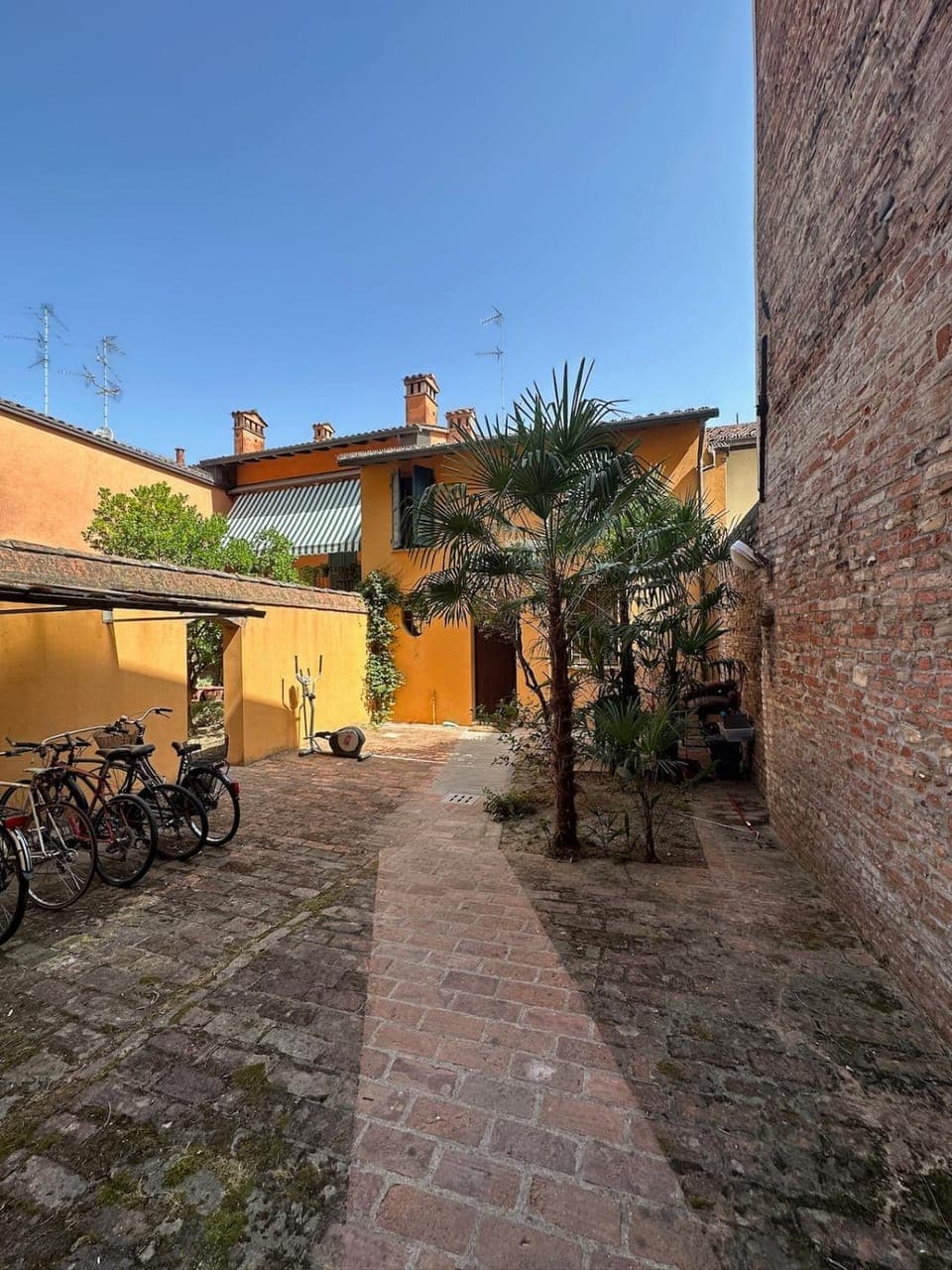 Property building, Garden