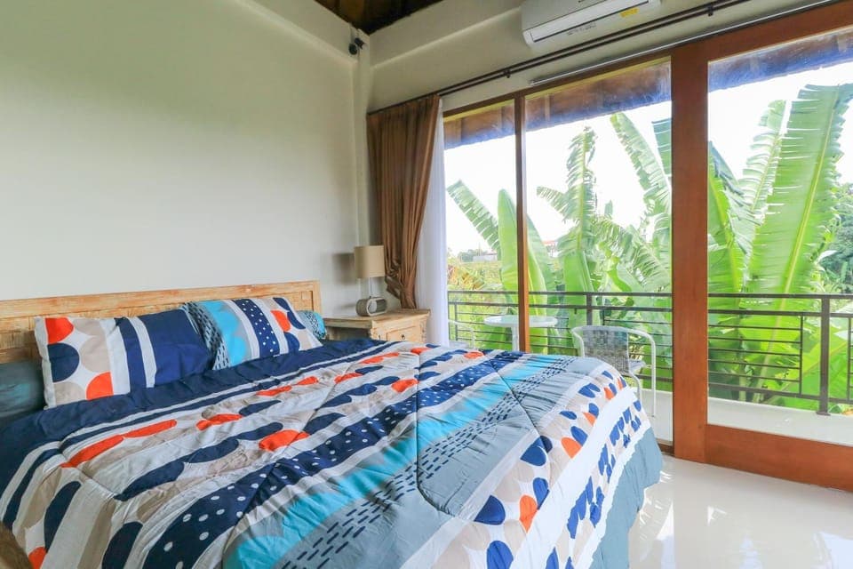 Bed, Garden, Photo of the whole room, Bedroom, Garden view