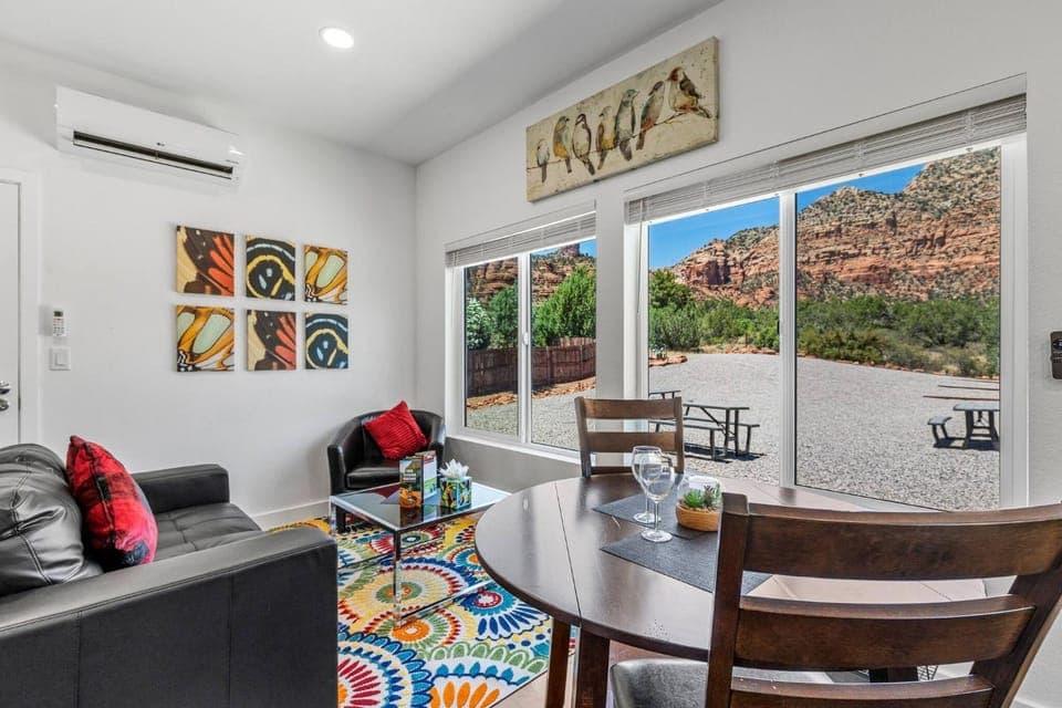 Living room, Seating area, Dining area, air conditioner