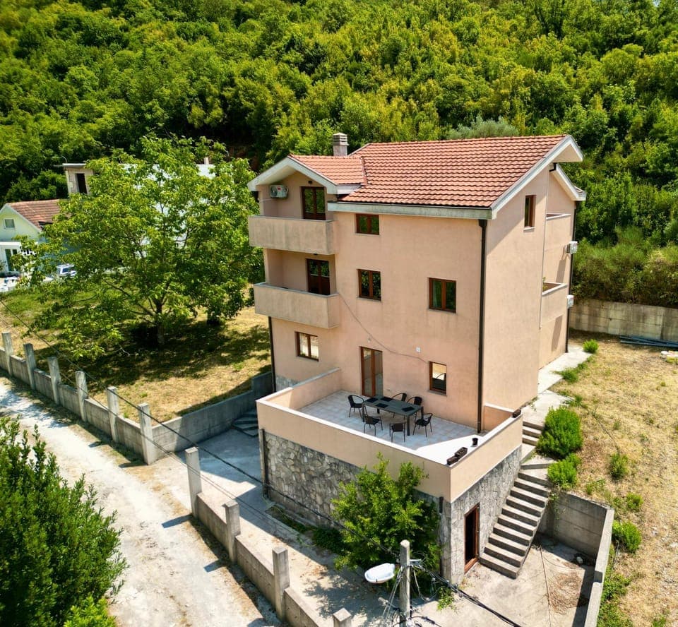 Property building, Day