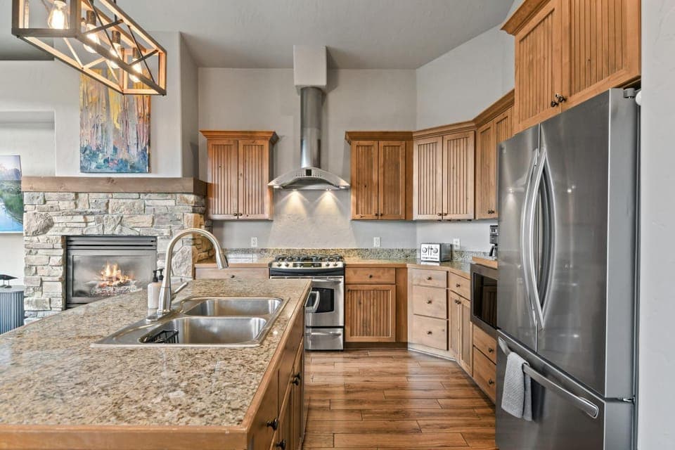 Kitchen or kitchenette