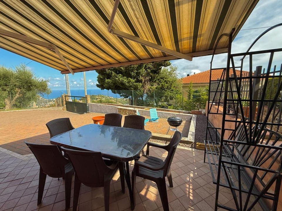 Patio, Day, Natural landscape, View (from property/room), Balcony/Terrace, Dining area