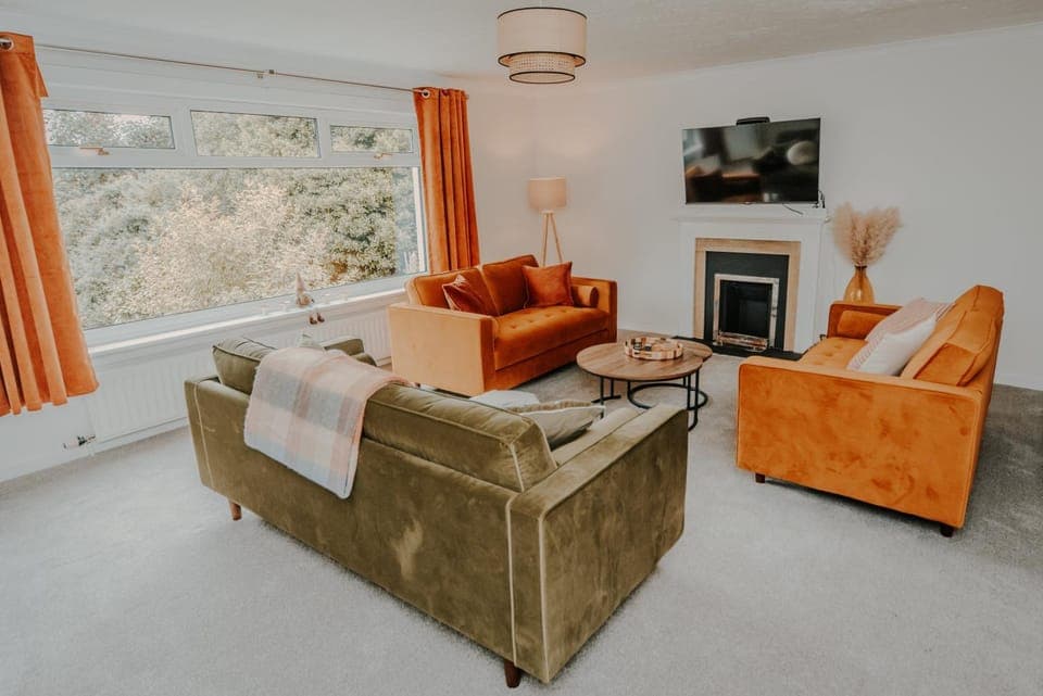 TV and multimedia, Living room, Seating area