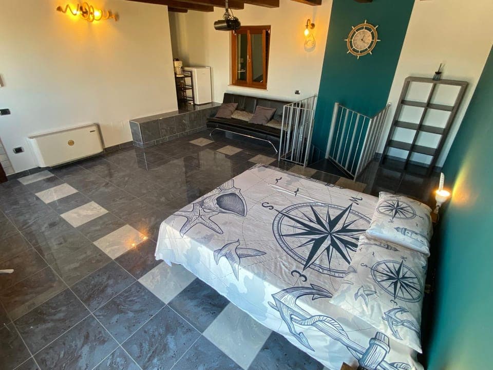 Living room, Photo of the whole room