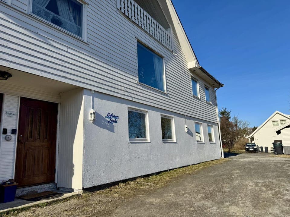 Property building, Day, Neighbourhood