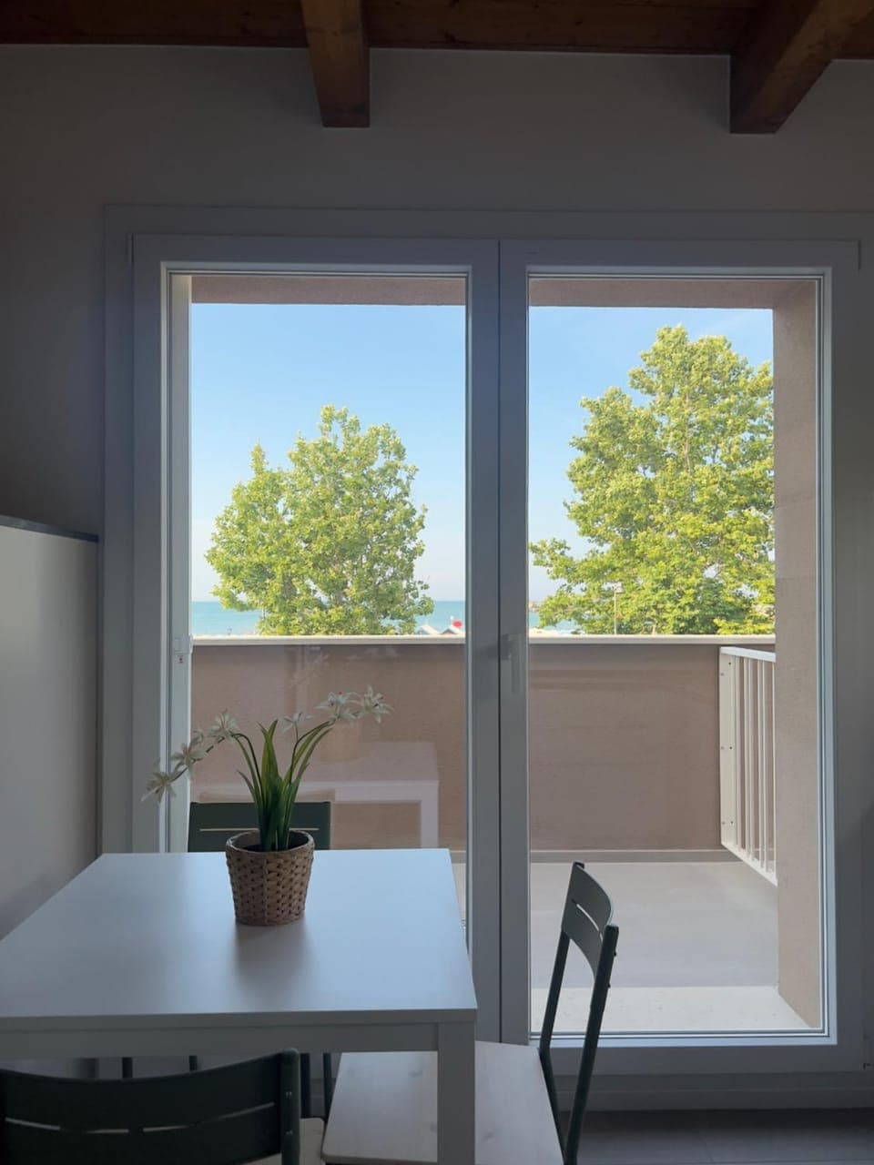 View (from property/room), Balcony/Terrace, Dining area, Sea view