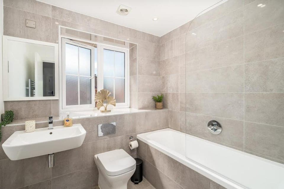 Shower, Toilet, Bath