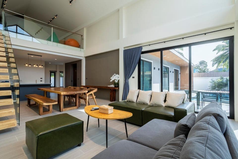 Living room, Seating area