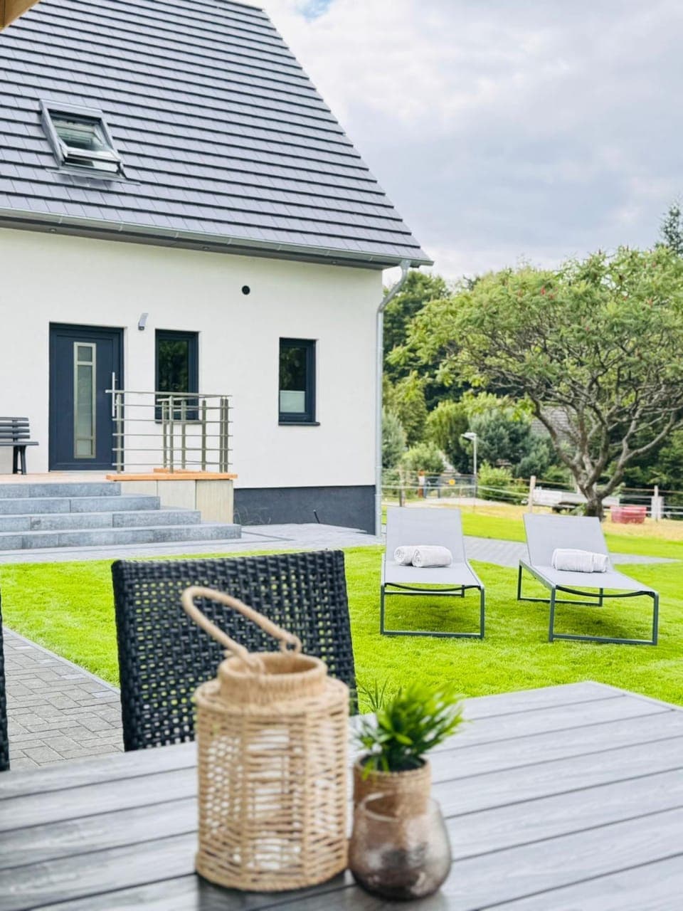 Property building, Patio, Day, Garden, Garden view