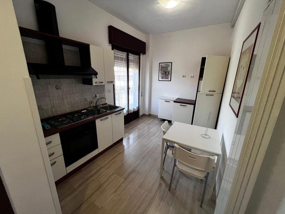 Kitchen or kitchenette, oven