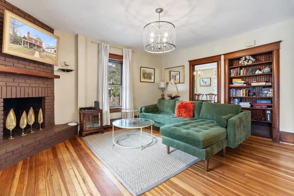 Living room, Seating area