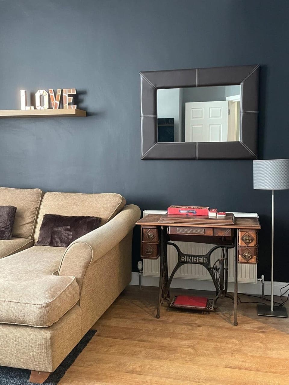 Living room, Seating area