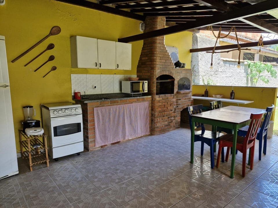 Kitchen or kitchenette, Dining area, oven, stove