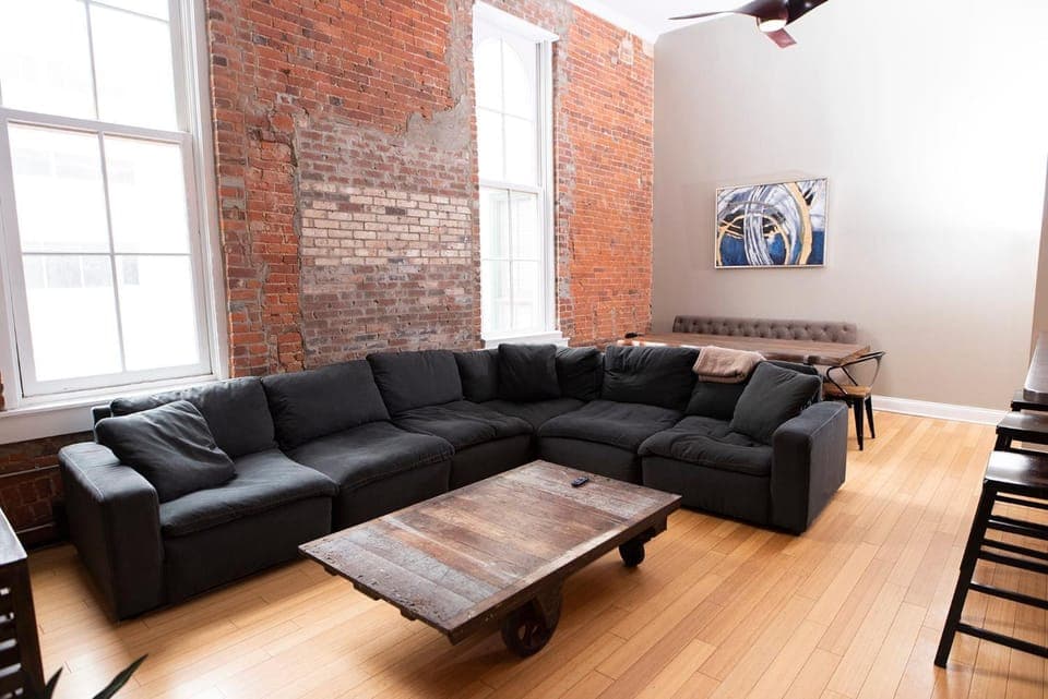 7 Beds off Georgia Street Near Convention Center Apartment in Indianapolis