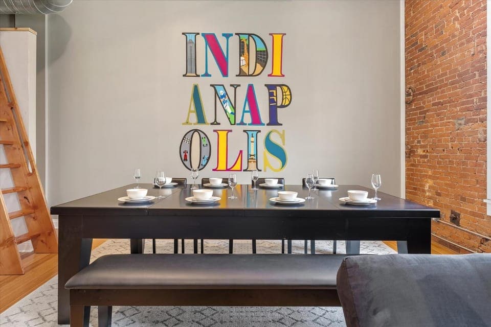 Modern Loft next to Georgia St and Convention Center Apartment in Indianapolis