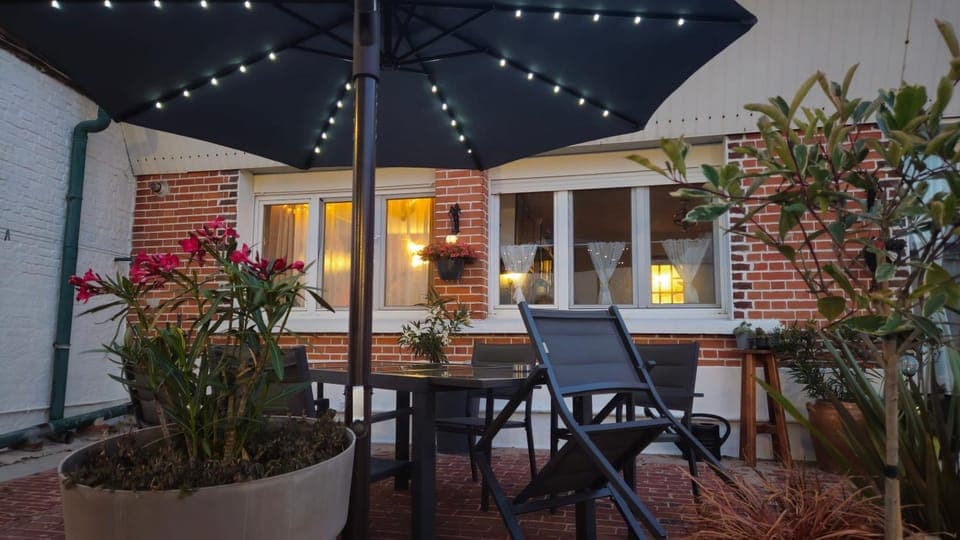 Property building, Patio, Spring, Day, Night, Summer, Garden, Coffee/tea facilities, Balcony/Terrace, Living room, Dining area, Garden view, Inner courtyard view