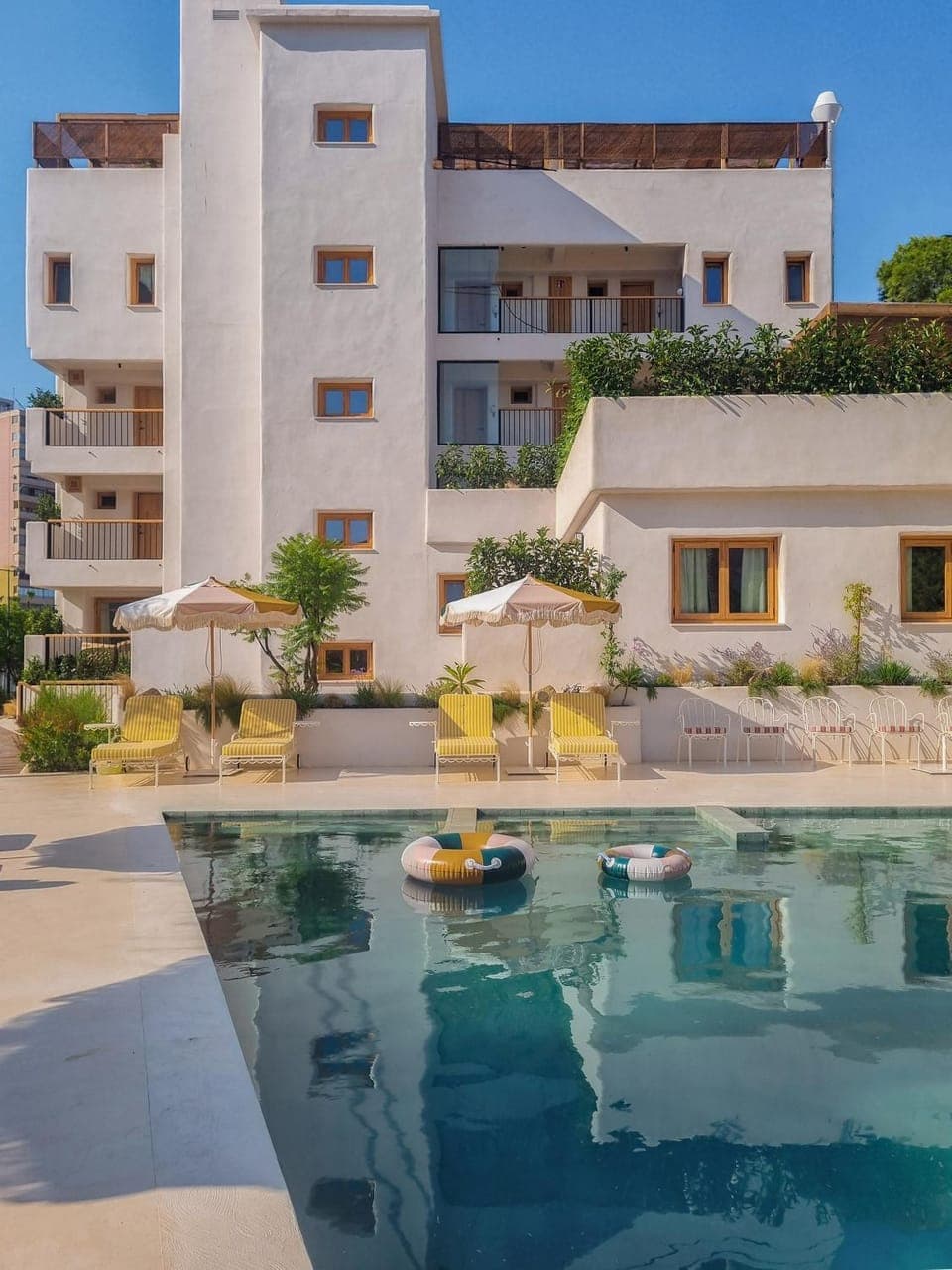 Swimming pool