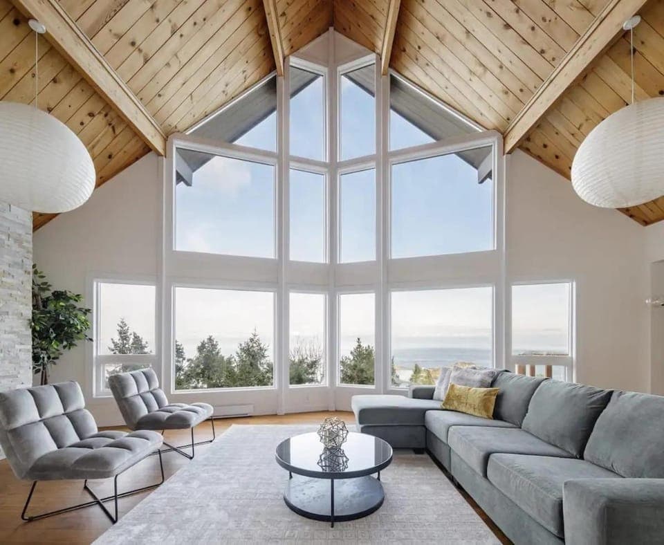 Living room, Mountain view, Sea view