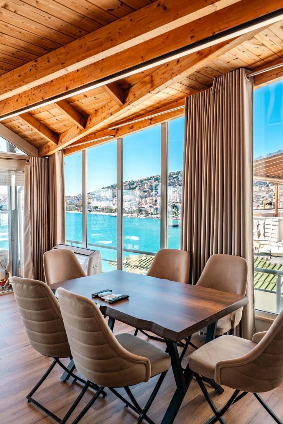 Day, View (from property/room), Balcony/Terrace, Living room, Seating area, Sea view