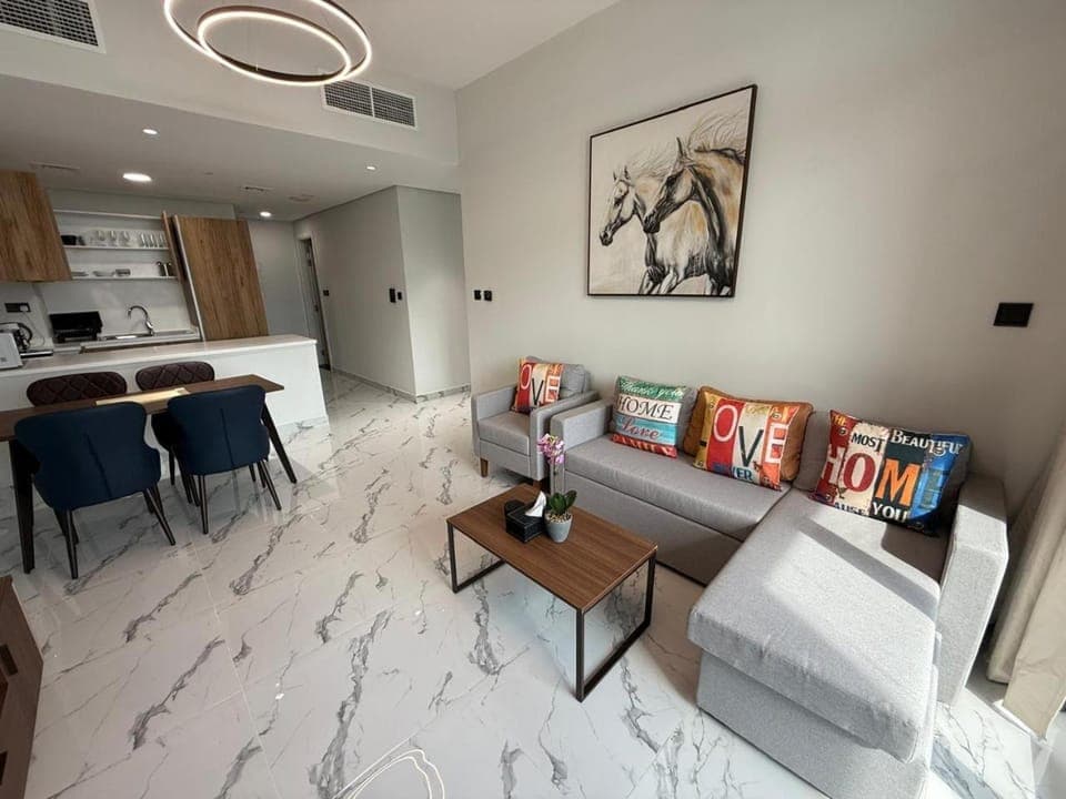 Kitchen or kitchenette, Living room, Seating area, Dining area