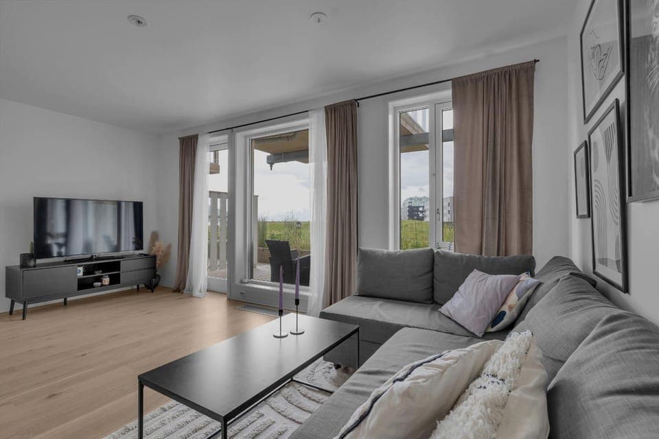 TV and multimedia, View (from property/room), Living room, Seating area