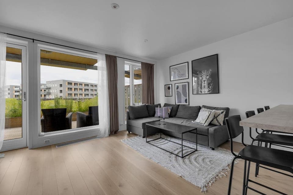 Patio, View (from property/room), Living room, Seating area, Garden view