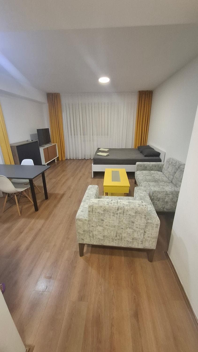 Bed, TV and multimedia, Living room, Photo of the whole room, Seating area, Bedroom