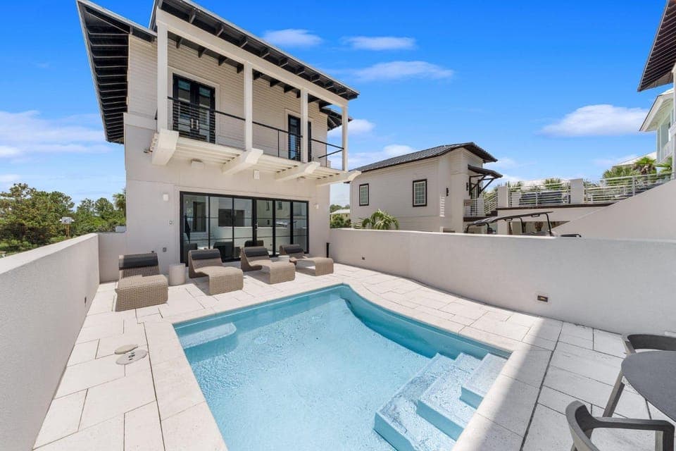 On Deck House in Carillon Beach