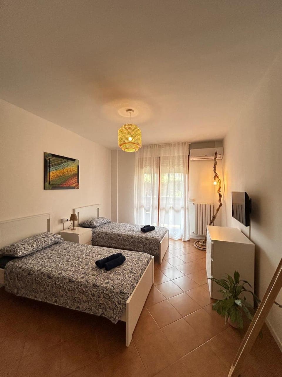 Living room, Photo of the whole room, Bedroom