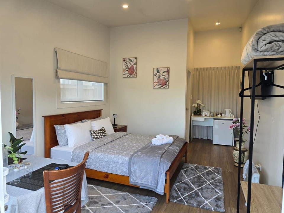 Bed, Decorative detail, Bedroom