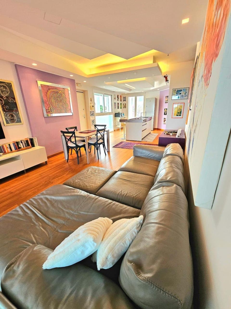 Living room, Dining area