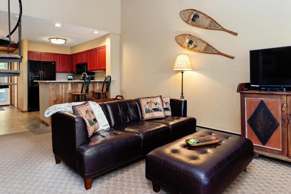 Dobie 36 with Wintergreen Advantage House in Massies Mill