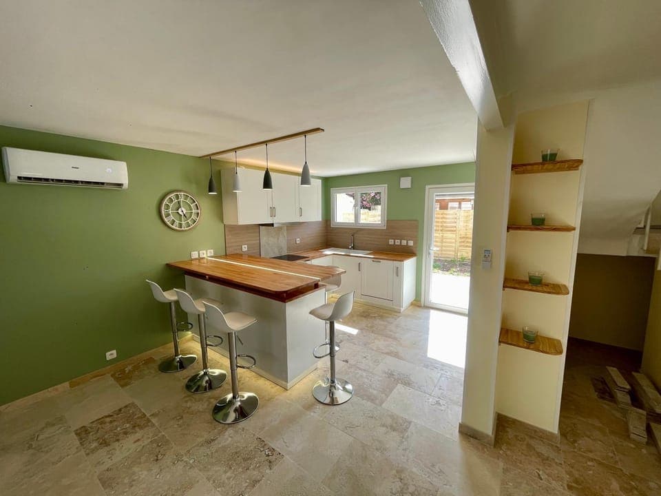 Living room, Lounge or bar, Seating area, Dining area