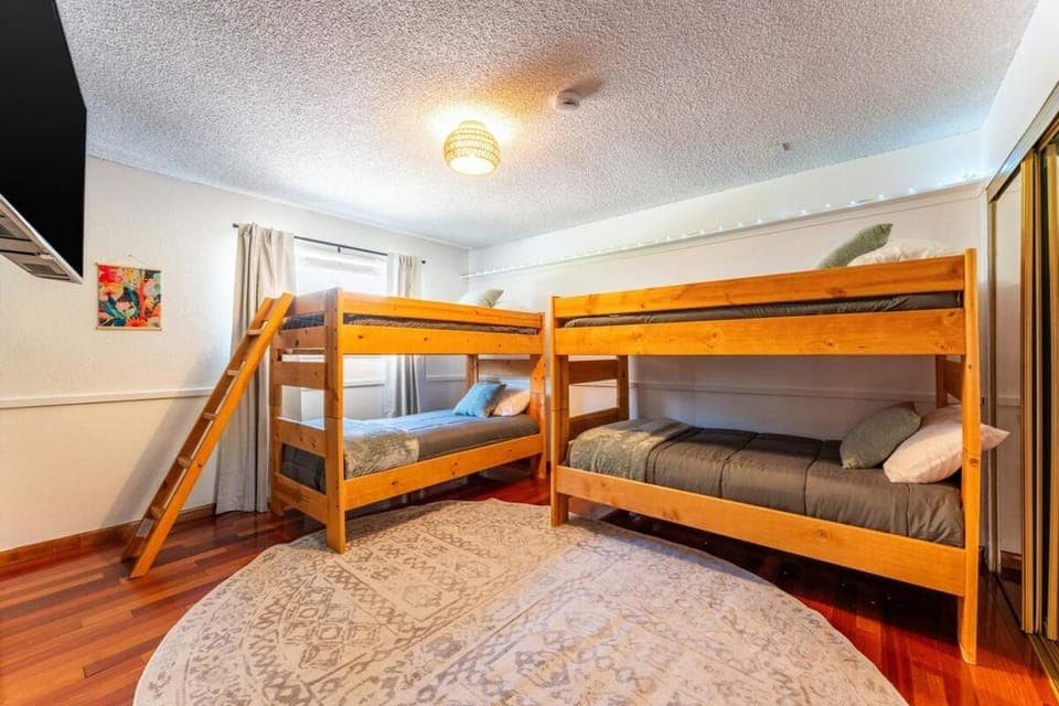 Spacious 5BR, Epic Backyard, Perfect Gatherings House in Westminster
