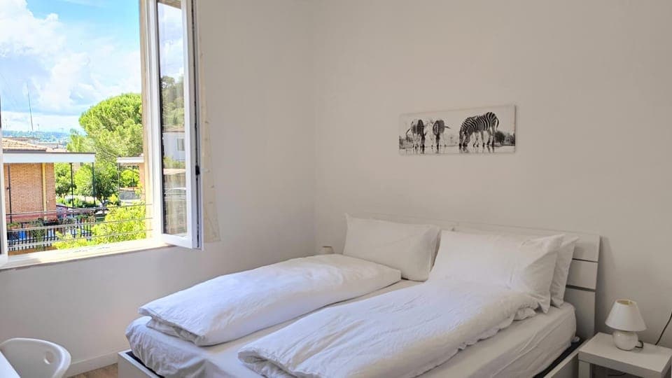 Bed, Photo of the whole room, Bedroom, towels